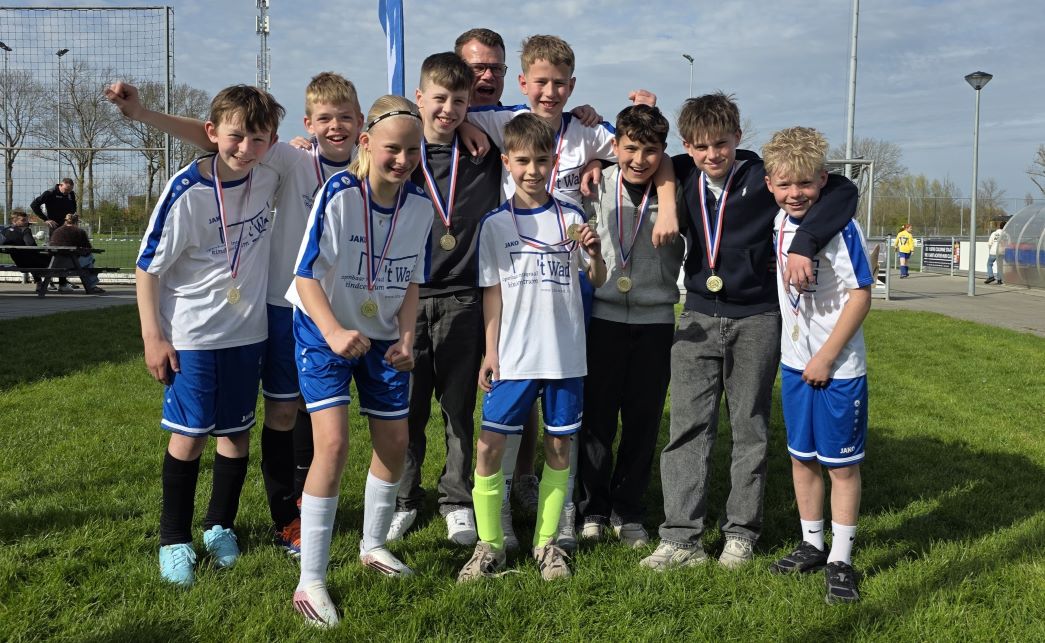 1e prijs schoolvoetbaltoernooi 7 8 h1626