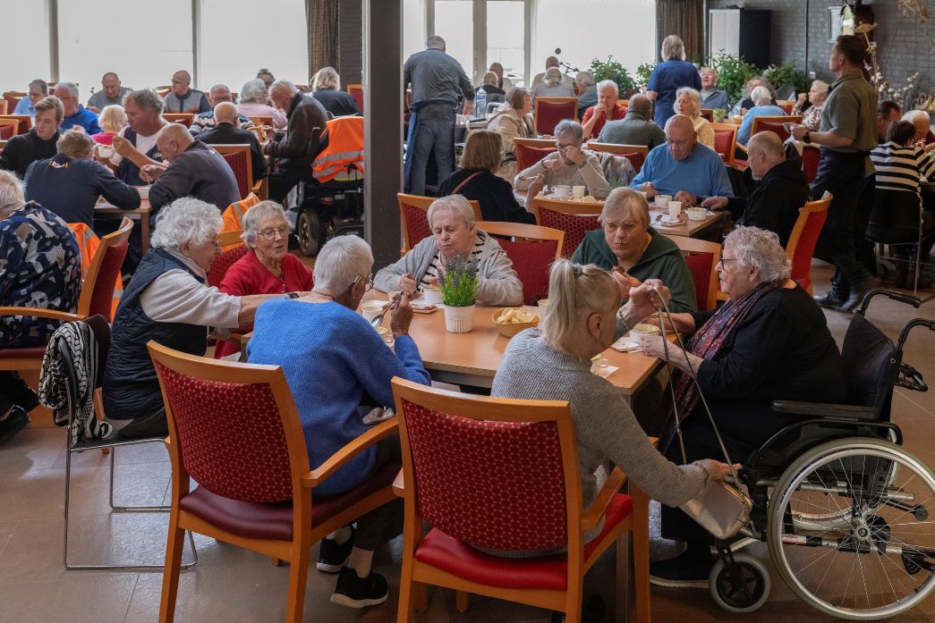 JDR 8490 socials2 (002)