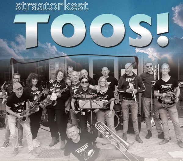 Straatorkest TOOS! speelt op Zomermarkt Harlingen