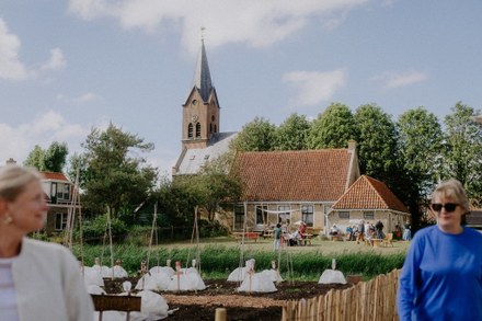 Tuinfeest in Wijnaldum