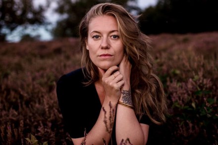 Valentijnsavond van verbinding – Leonie Bos live in Milûk