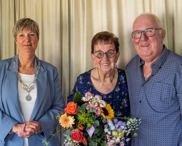 Diamanten huwelijk van echtpaar van der Meer - van der Ploeg