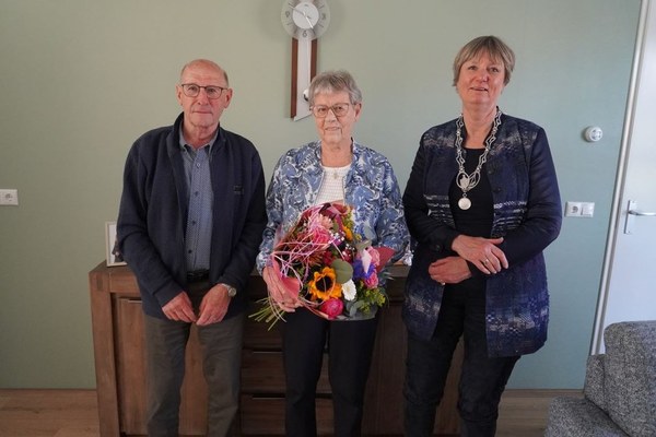 Diamanten huwelijk voor Annie Kooiker en Henk Metz