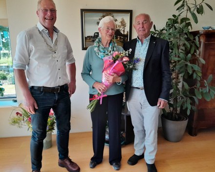 Diamanten huwelijksjubileum in Wijnaldum: echtpaar Meirink-Jensma 60 jaar getrouwd