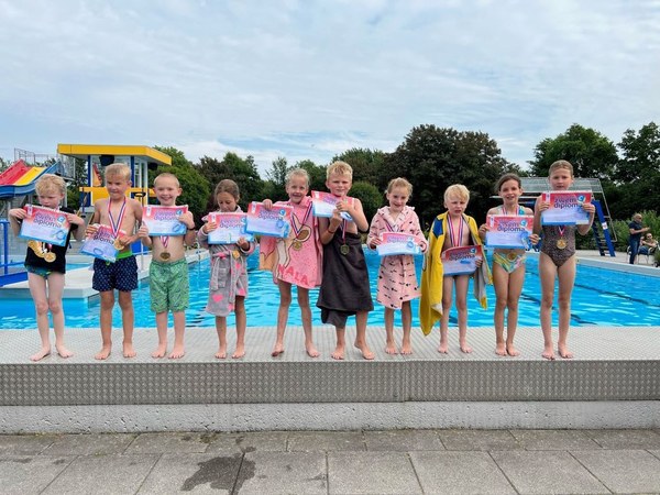 Zwemmertjes zwemschool van Hurck geslaagd!
