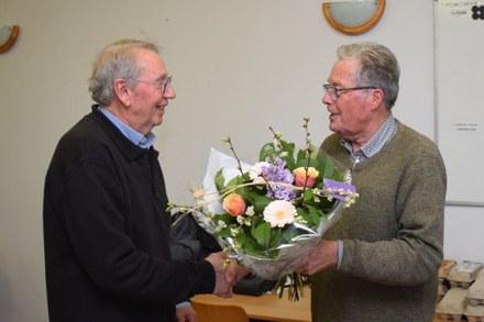 Andries Wijkstra wint van heel Friesland met turboduif