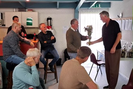 Dirk Buwalda sluit seizoen af met overwinning