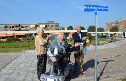 Dirk Hooglandplein officieel onthuld in Harlingen