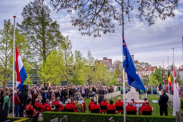 Dodenherdenking op 4 mei in Harlingen en Wijnaldum