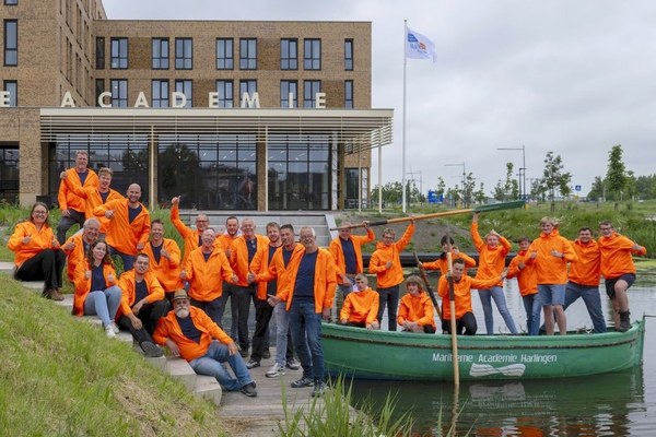 Elfstedentocht sloeproeien en opening nieuwbouw studentenhuisvesting Maritieme Academie