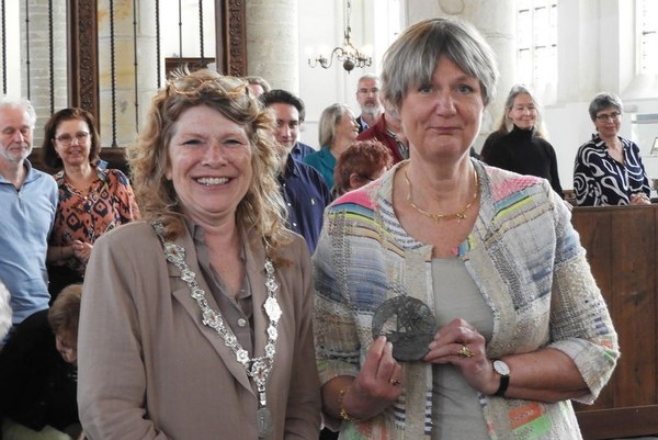 Erepenning voor verdienste uitgereikt aan Ina Sjerps