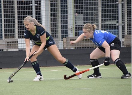 Harlingen Dames 1 wint overtuigend van Hoogeveen