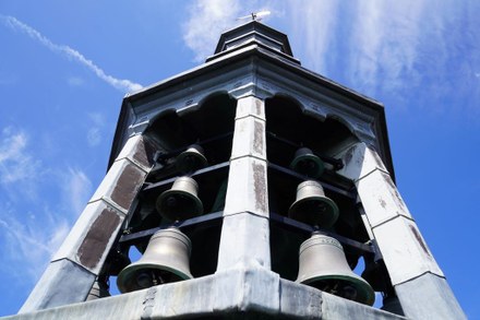 Harlingen laat van zich horen: vernieuwde carillonliedjes en werkmansklok op oude tijden