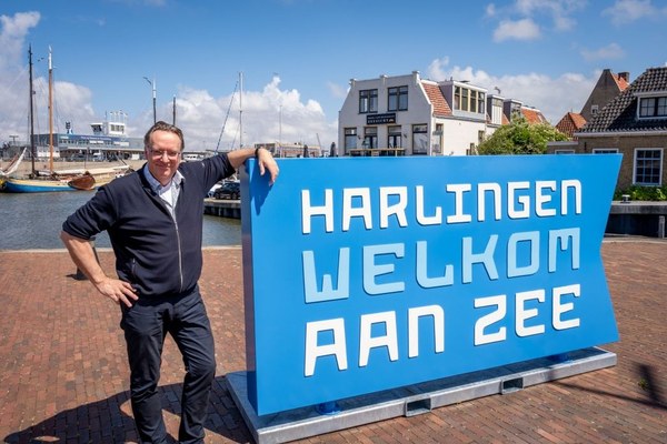 Harlingen onthult 3D-beeldmerk van Harlingen Welkom aan Zee