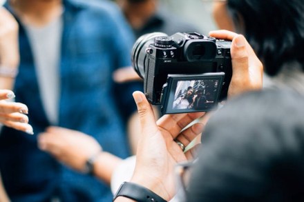 Het beheersen van fotoshoots voor grote gezinnen en feestelijke evenementen