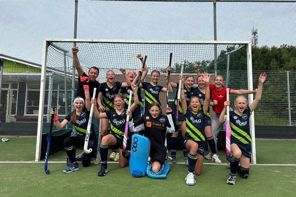 HMHC Meiden MO 11 kampioen