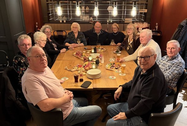 HOOP sluit vergaderjaar gezellig af bij De Zaak