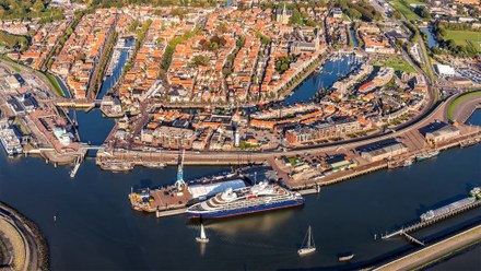 HT-Roeirace en cruiseschip CLIO zetten Harlingen in nautische spotlights
