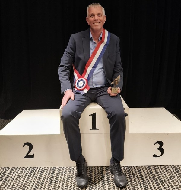 Jan Hoogland pakt Nationale Vitesse-titel