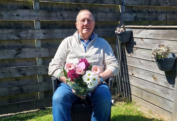 Jan Hoogland wint eerste Midfondvlucht vanaf Hirson – Age Zijlstra gehuldigd voor 50 jaar lidmaatschap