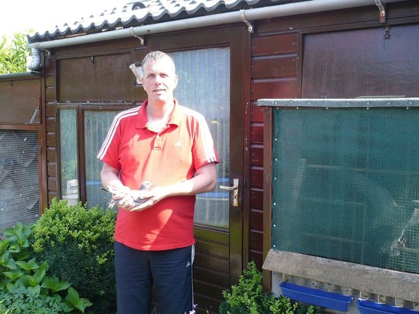 Jan Hoogland wint zware fondvlucht