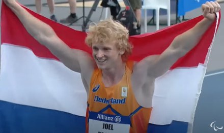 Joël de Jong pakt goud op 100 meter bij WK para-atletiek!