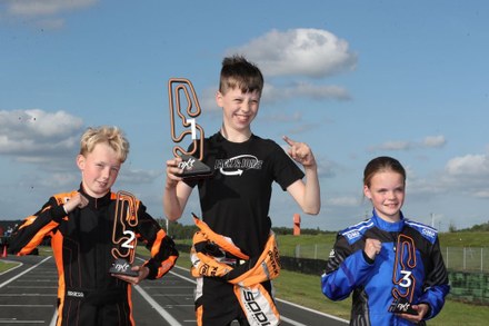 Karttalent Jari Berends domineert in Assen en blijft kampioenschapsleider!