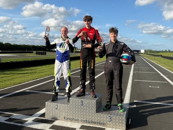 Karttalent Ties Hermus wint opnieuw in het NXT GP-kampioenschap; broer Timo knokt zich naar voren!
