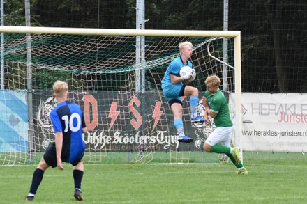 Met negen man houdt fc Harlingen stand in Tijnje