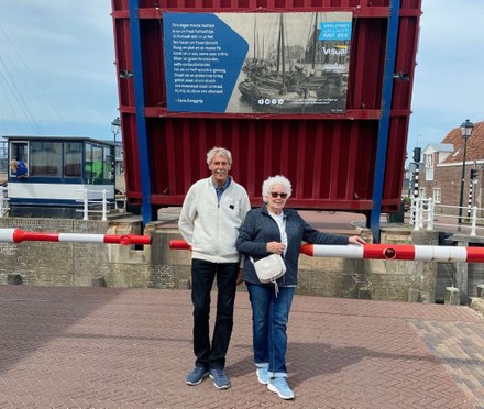 Nieuwe banners onder bruggen