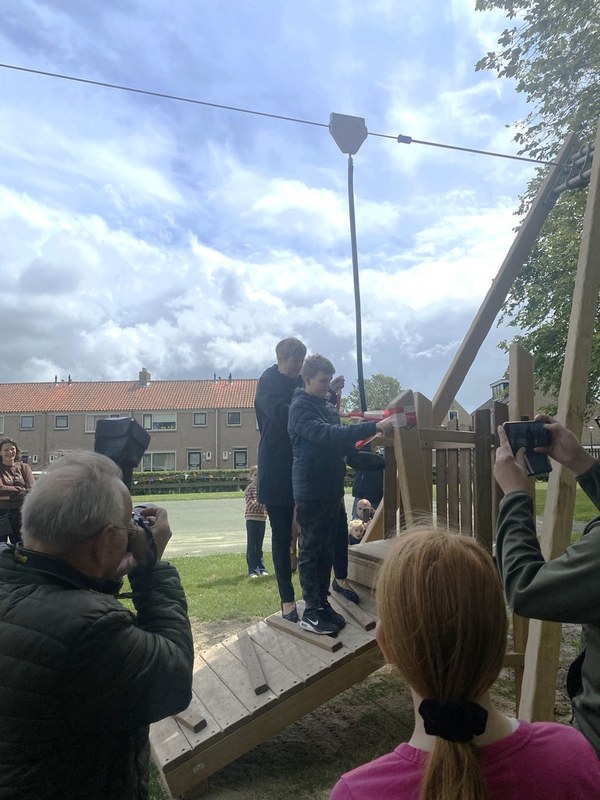 Nieuwe kabelbaan speeltuin Het Noorderkwartier geopend