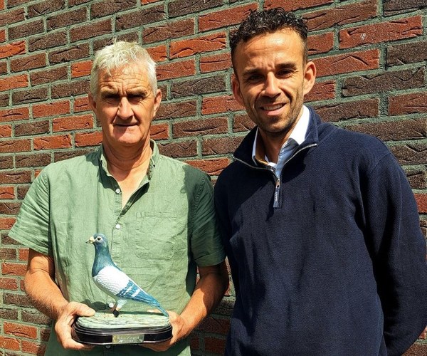 P.V. Ons Genoegen - Sjoerd & Rutger Zwart winnen trainings- en oefenvlucht vanuit Duiven