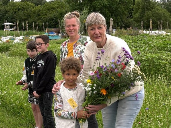 Pluktuin PlukWad feestelijk geopend voor het plukseizoen 2024