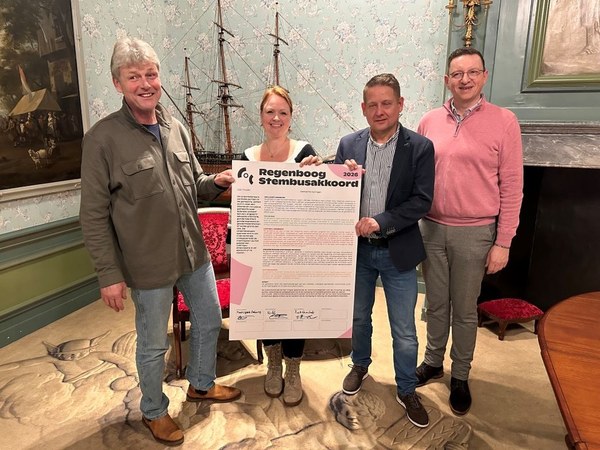 Politieke partijen in de gemeente Harlingen ondertekenen Regenboogakkoord 2026