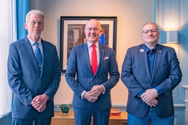 Ron Veenstra uit Harlingen voorgedragen voor de Witte Anjer Prijs 2026
