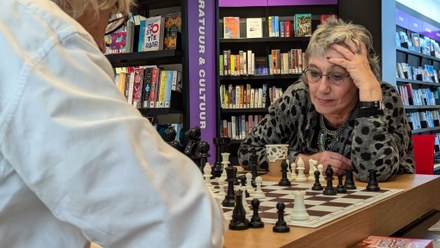 Schaken in de bibliotheek bestaat één jaar