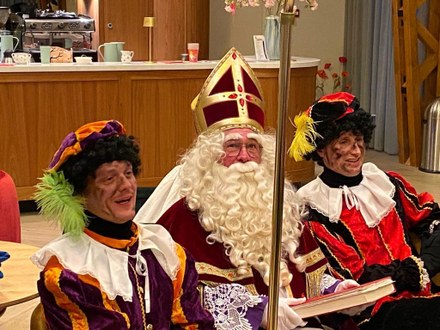 Sinterklaas op bezoek bij de SOOS in Milûk