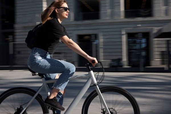 Steeds meer mensen met de fiets naar het werk