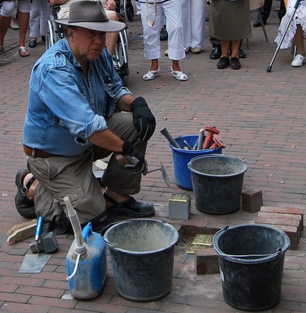Struikelstenen Harlinger verzetslieden