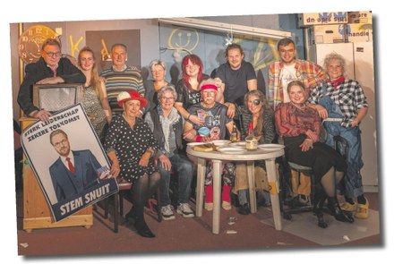 Toneelgezelschap Midlum bedankt publiek en sponsoren