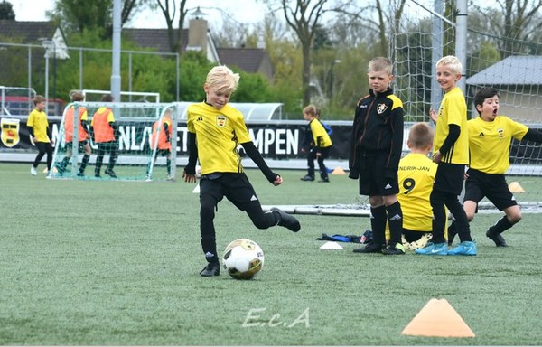 Tweedaags SC Cambuur voetbalkamp bij fc Harlingen