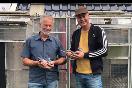 P.V. Ons Genoegen: Erik Alkema en Klaas v/d Kuur winnen jonge-duivenvlucht vanuit Bierges