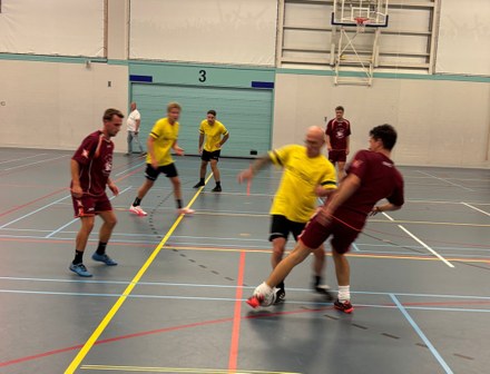 Van Stee offshore zaalvoetbalcompetitie is weer los