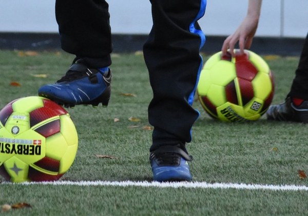 Voetbalclub fc Harlingen en ING slaan handen ineen zodat ieder kind kan voetballen