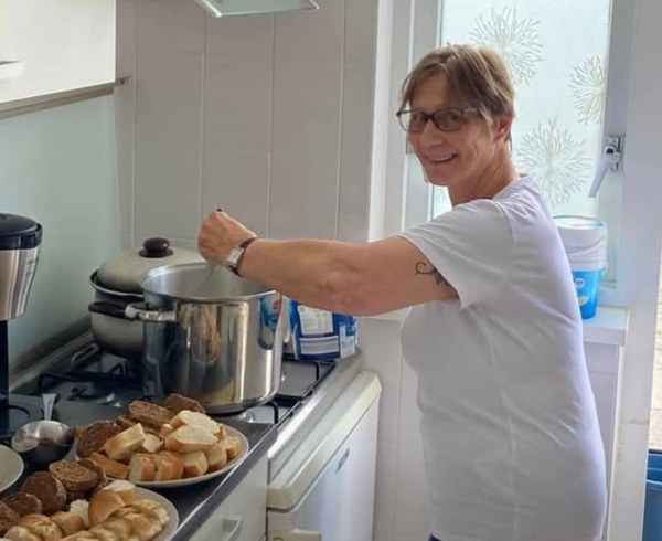 Vrijwilliger Silvia maakt met een kom soep het verschil