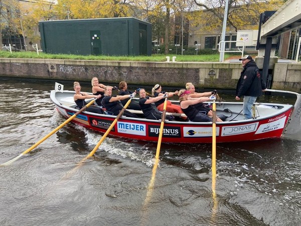 Vuurzee trotseert de grachten van Amsterdam