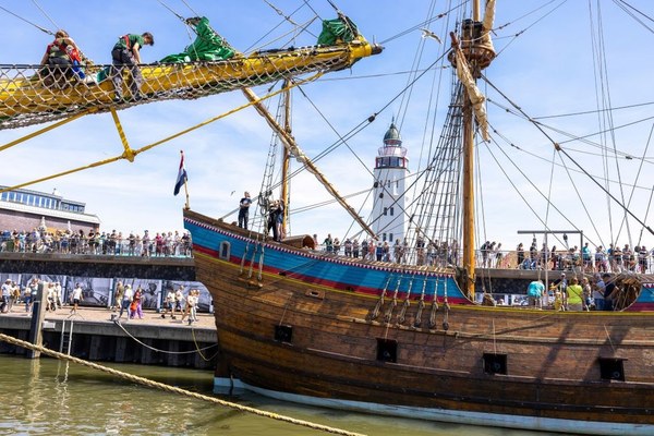 Witte Swaen pronkstuk tijdens Harlingen Sail