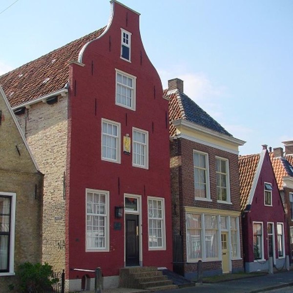 Zaterdag 14 september staat de deur  van het logegebouw wagenwijd open