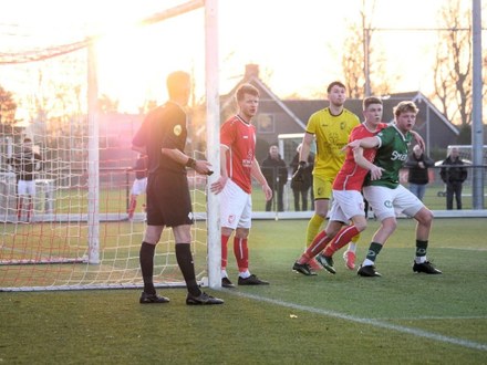 Zeerobben kan geen bres schieten in sterke verdediging van Workum